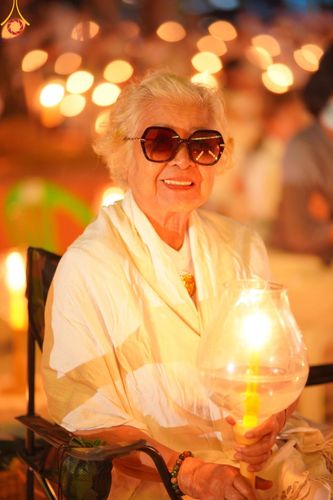 ภาพ No.206440:พิธีจุดประทีปถวายเป็นพุทธบูชา และบูชาธรรมมหาปูชนียาจารย์ ณ วัดสองพี่น้อง ต.ต้นตาล อ.สองพี่น้อง จ.สุพรรณบุรี ในโครงการธรรมยาตรา กตัญญูบูชา มหาปูชนียาจารย์ พระมงคลเทพมุนี(สด จนฺทสโร) พระผู้ปราบมาร อนุสรณ์สถาน 7 แห่ง ปีที่ 13 วันที่ 14 มกราคม พ.ศ. 2568