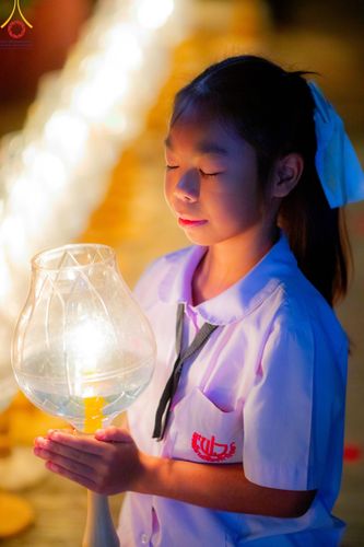 ภาพ No.206454:พิธีจุดประทีปถวายเป็นพุทธบูชา และบูชาธรรมมหาปูชนียาจารย์ ณ วัดสองพี่น้อง ต.ต้นตาล อ.สองพี่น้อง จ.สุพรรณบุรี ในโครงการธรรมยาตรา กตัญญูบูชา มหาปูชนียาจารย์ พระมงคลเทพมุนี(สด จนฺทสโร) พระผู้ปราบมาร อนุสรณ์สถาน 7 แห่ง ปีที่ 13 วันที่ 14 มกราคม พ.ศ. 2568