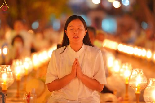 ภาพ No.206457:พิธีจุดประทีปถวายเป็นพุทธบูชา และบูชาธรรมมหาปูชนียาจารย์ ณ วัดสองพี่น้อง ต.ต้นตาล อ.สองพี่น้อง จ.สุพรรณบุรี ในโครงการธรรมยาตรา กตัญญูบูชา มหาปูชนียาจารย์ พระมงคลเทพมุนี(สด จนฺทสโร) พระผู้ปราบมาร อนุสรณ์สถาน 7 แห่ง ปีที่ 13 วันที่ 14 มกราคม พ.ศ. 2568