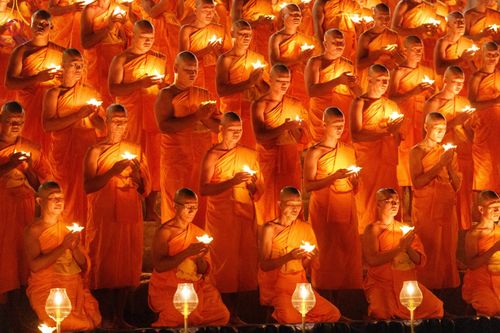 ภาพ No.206490:พิธีจุดประทีปถวายเป็นพุทธบูชา และบูชาธรรมมหาปูชนียาจารย์ ณ วัดสองพี่น้อง ต.ต้นตาล อ.สองพี่น้อง จ.สุพรรณบุรี ในโครงการธรรมยาตรา กตัญญูบูชา มหาปูชนียาจารย์ พระมงคลเทพมุนี(สด จนฺทสโร) พระผู้ปราบมาร อนุสรณ์สถาน 7 แห่ง ปีที่ 13 วันที่ 14 มกราคม พ.ศ. 2568