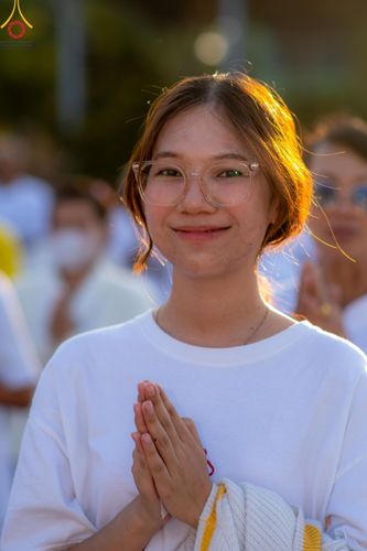 ภาพ No.207013:พิธีจุดประทีปถวายเป็นพุทธบูชา และบูชาธรรมมหาปูชนียาจารย์ ณ วัดโบสถ์(บน) ตำบลบางคูเวียง อำเภอบางกรวย จังหวัดนนทบุรี ในโครงการธรรมยาตรา กตัญญูบูชา มหาปูชนียาจารย์ พระมงคลเทพมุนี(สด จนฺทสโร) พระผู้ปราบมาร อนุสรณ์สถาน 7 แห่ง ปีที่ 13 วันที่ 18 มกราคม พ.ศ. 25