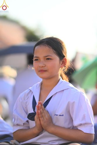 ภาพ No.207016:พิธีจุดประทีปถวายเป็นพุทธบูชา และบูชาธรรมมหาปูชนียาจารย์ ณ วัดโบสถ์(บน) ตำบลบางคูเวียง อำเภอบางกรวย จังหวัดนนทบุรี ในโครงการธรรมยาตรา กตัญญูบูชา มหาปูชนียาจารย์ พระมงคลเทพมุนี(สด จนฺทสโร) พระผู้ปราบมาร อนุสรณ์สถาน 7 แห่ง ปีที่ 13 วันที่ 18 มกราคม พ.ศ. 25
