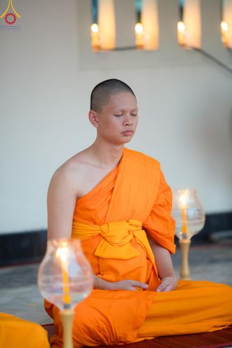 ภาพ No.207098:พิธีจุดประทีปถวายเป็นพุทธบูชา และบูชาธรรมมหาปูชนียาจารย์ ณ วัดโบสถ์(บน) ตำบลบางคูเวียง อำเภอบางกรวย จังหวัดนนทบุรี ในโครงการธรรมยาตรา กตัญญูบูชา มหาปูชนียาจารย์ พระมงคลเทพมุนี(สด จนฺทสโร) พระผู้ปราบมาร อนุสรณ์สถาน 7 แห่ง ปีที่ 13 วันที่ 18 มกราคม พ.ศ. 25