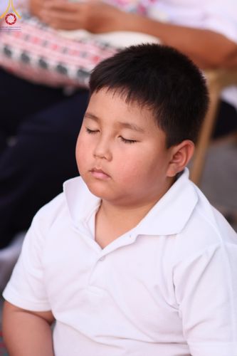 ภาพ No.207114:พิธีจุดประทีปถวายเป็นพุทธบูชา และบูชาธรรมมหาปูชนียาจารย์ ณ วัดโบสถ์(บน) ตำบลบางคูเวียง อำเภอบางกรวย จังหวัดนนทบุรี ในโครงการธรรมยาตรา กตัญญูบูชา มหาปูชนียาจารย์ พระมงคลเทพมุนี(สด จนฺทสโร) พระผู้ปราบมาร อนุสรณ์สถาน 7 แห่ง ปีที่ 13 วันที่ 18 มกราคม พ.ศ. 25