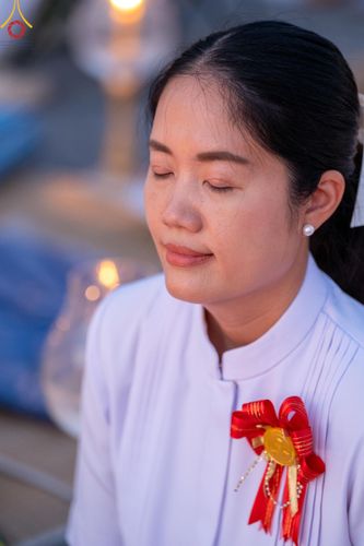 ภาพ No.207115:พิธีจุดประทีปถวายเป็นพุทธบูชา และบูชาธรรมมหาปูชนียาจารย์ ณ วัดโบสถ์(บน) ตำบลบางคูเวียง อำเภอบางกรวย จังหวัดนนทบุรี ในโครงการธรรมยาตรา กตัญญูบูชา มหาปูชนียาจารย์ พระมงคลเทพมุนี(สด จนฺทสโร) พระผู้ปราบมาร อนุสรณ์สถาน 7 แห่ง ปีที่ 13 วันที่ 18 มกราคม พ.ศ. 25