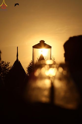 ภาพ No.207130:พิธีจุดประทีปถวายเป็นพุทธบูชา และบูชาธรรมมหาปูชนียาจารย์ ณ วัดโบสถ์(บน) ตำบลบางคูเวียง อำเภอบางกรวย จังหวัดนนทบุรี ในโครงการธรรมยาตรา กตัญญูบูชา มหาปูชนียาจารย์ พระมงคลเทพมุนี(สด จนฺทสโร) พระผู้ปราบมาร อนุสรณ์สถาน 7 แห่ง ปีที่ 13 วันที่ 18 มกราคม พ.ศ. 25