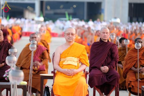 ภาพ No.207738:พิธีเวียนประทักษิณและจุดมาฆประทีป ในวันมาฆบูชา วันพุธที่ 12 กุมภาพันธ์ พ.ศ. 2568 ณ พระมหาธรรมกายเจดีย์ วัดพระธรรมกาย