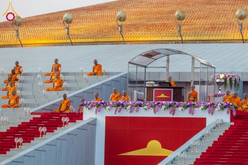 ภาพ No.207742:พิธีเวียนประทักษิณและจุดมาฆประทีป ในวันมาฆบูชา วันพุธที่ 12 กุมภาพันธ์ พ.ศ. 2568 ณ พระมหาธรรมกายเจดีย์ วัดพระธรรมกาย