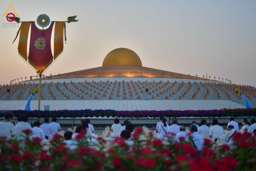 ภาพ No.207745:พิธีเวียนประทักษิณและจุดมาฆประทีป ในวันมาฆบูชา วันพุธที่ 12 กุมภาพันธ์ พ.ศ. 2568 ณ พระมหาธรรมกายเจดีย์ วัดพระธรรมกาย