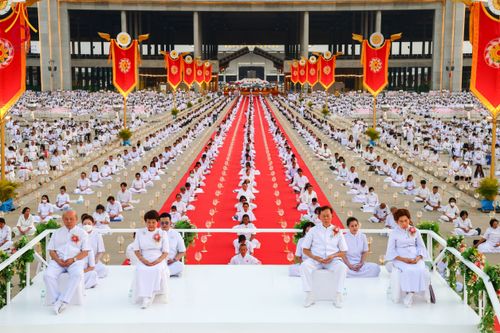 ภาพ No.207764:พิธีเวียนประทักษิณและจุดมาฆประทีป ในวันมาฆบูชา วันพุธที่ 12 กุมภาพันธ์ พ.ศ. 2568 ณ พระมหาธรรมกายเจดีย์ วัดพระธรรมกาย