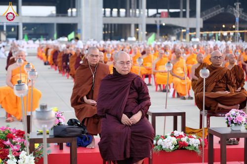 ภาพ No.207765:พิธีเวียนประทักษิณและจุดมาฆประทีป ในวันมาฆบูชา วันพุธที่ 12 กุมภาพันธ์ พ.ศ. 2568 ณ พระมหาธรรมกายเจดีย์ วัดพระธรรมกาย