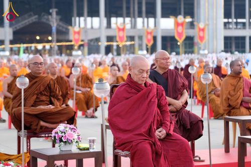 ภาพ No.207766:พิธีเวียนประทักษิณและจุดมาฆประทีป ในวันมาฆบูชา วันพุธที่ 12 กุมภาพันธ์ พ.ศ. 2568 ณ พระมหาธรรมกายเจดีย์ วัดพระธรรมกาย
