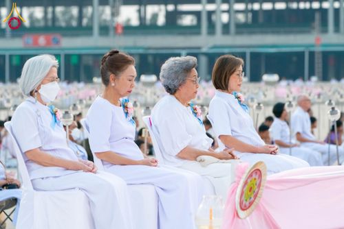 ภาพ No.207767:พิธีเวียนประทักษิณและจุดมาฆประทีป ในวันมาฆบูชา วันพุธที่ 12 กุมภาพันธ์ พ.ศ. 2568 ณ พระมหาธรรมกายเจดีย์ วัดพระธรรมกาย