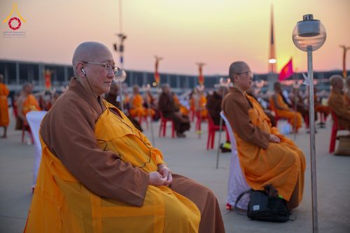 ภาพ No.207779:พิธีเวียนประทักษิณและจุดมาฆประทีป ในวันมาฆบูชา วันพุธที่ 12 กุมภาพันธ์ พ.ศ. 2568 ณ พระมหาธรรมกายเจดีย์ วัดพระธรรมกาย