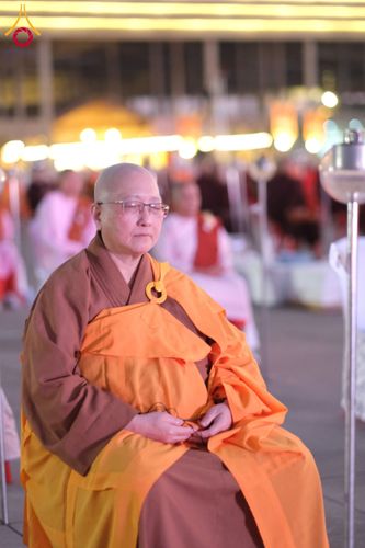 ภาพ No.207808:พิธีเวียนประทักษิณและจุดมาฆประทีป ในวันมาฆบูชา วันพุธที่ 12 กุมภาพันธ์ พ.ศ. 2568 ณ พระมหาธรรมกายเจดีย์ วัดพระธรรมกาย