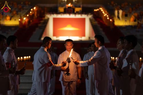 ภาพ No.207809:พิธีเวียนประทักษิณและจุดมาฆประทีป ในวันมาฆบูชา วันพุธที่ 12 กุมภาพันธ์ พ.ศ. 2568 ณ พระมหาธรรมกายเจดีย์ วัดพระธรรมกาย