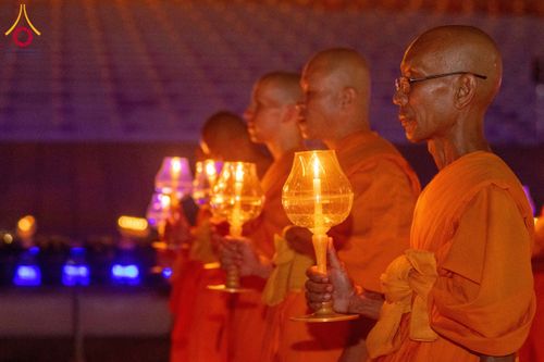 ภาพ No.207812:พิธีเวียนประทักษิณและจุดมาฆประทีป ในวันมาฆบูชา วันพุธที่ 12 กุมภาพันธ์ พ.ศ. 2568 ณ พระมหาธรรมกายเจดีย์ วัดพระธรรมกาย