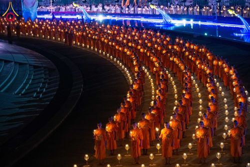 ภาพ No.207814:พิธีเวียนประทักษิณและจุดมาฆประทีป ในวันมาฆบูชา วันพุธที่ 12 กุมภาพันธ์ พ.ศ. 2568 ณ พระมหาธรรมกายเจดีย์ วัดพระธรรมกาย