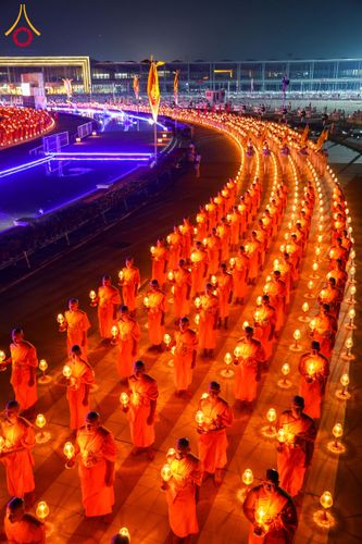 ภาพ No.207815:พิธีเวียนประทักษิณและจุดมาฆประทีป ในวันมาฆบูชา วันพุธที่ 12 กุมภาพันธ์ พ.ศ. 2568 ณ พระมหาธรรมกายเจดีย์ วัดพระธรรมกาย