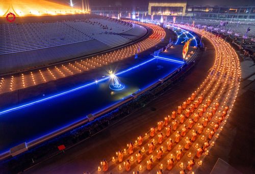 ภาพ No.207816:พิธีเวียนประทักษิณและจุดมาฆประทีป ในวันมาฆบูชา วันพุธที่ 12 กุมภาพันธ์ พ.ศ. 2568 ณ พระมหาธรรมกายเจดีย์ วัดพระธรรมกาย