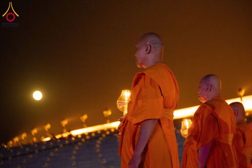 ภาพ No.207820:พิธีเวียนประทักษิณและจุดมาฆประทีป ในวันมาฆบูชา วันพุธที่ 12 กุมภาพันธ์ พ.ศ. 2568 ณ พระมหาธรรมกายเจดีย์ วัดพระธรรมกาย