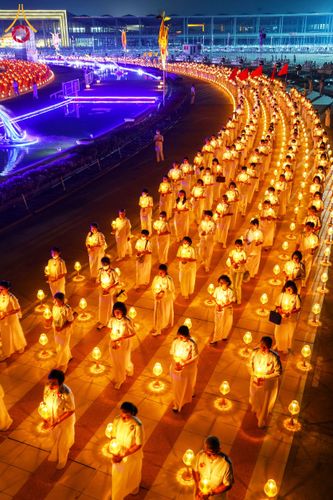 ภาพ No.207830:พิธีเวียนประทักษิณและจุดมาฆประทีป ในวันมาฆบูชา วันพุธที่ 12 กุมภาพันธ์ พ.ศ. 2568 ณ พระมหาธรรมกายเจดีย์ วัดพระธรรมกาย