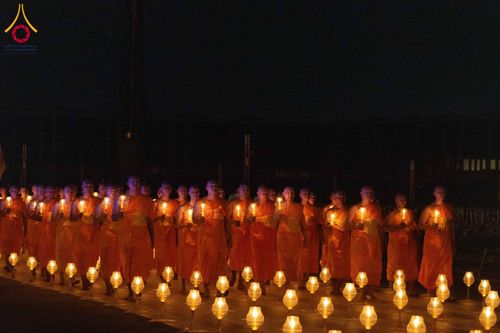 ภาพ No.207832:พิธีเวียนประทักษิณและจุดมาฆประทีป ในวันมาฆบูชา วันพุธที่ 12 กุมภาพันธ์ พ.ศ. 2568 ณ พระมหาธรรมกายเจดีย์ วัดพระธรรมกาย