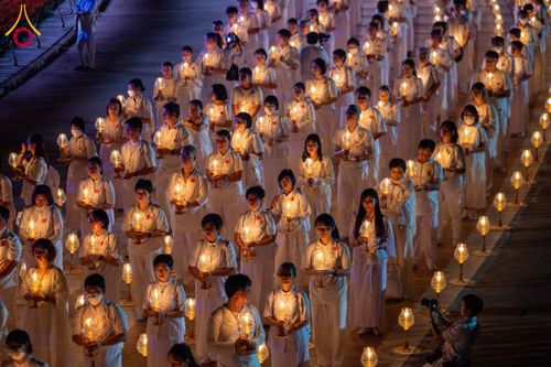 ภาพ No.207836:พิธีเวียนประทักษิณและจุดมาฆประทีป ในวันมาฆบูชา วันพุธที่ 12 กุมภาพันธ์ พ.ศ. 2568 ณ พระมหาธรรมกายเจดีย์ วัดพระธรรมกาย