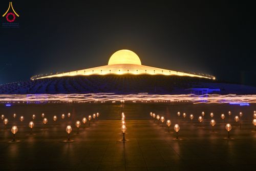 ภาพ No.207850:พิธีเวียนประทักษิณและจุดมาฆประทีป ในวันมาฆบูชา วันพุธที่ 12 กุมภาพันธ์ พ.ศ. 2568 ณ พระมหาธรรมกายเจดีย์ วัดพระธรรมกาย