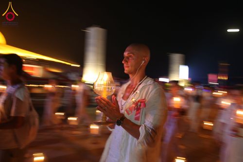 ภาพ No.207852:พิธีเวียนประทักษิณและจุดมาฆประทีป ในวันมาฆบูชา วันพุธที่ 12 กุมภาพันธ์ พ.ศ. 2568 ณ พระมหาธรรมกายเจดีย์ วัดพระธรรมกาย