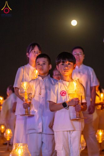 ภาพ No.207856:พิธีเวียนประทักษิณและจุดมาฆประทีป ในวันมาฆบูชา วันพุธที่ 12 กุมภาพันธ์ พ.ศ. 2568 ณ พระมหาธรรมกายเจดีย์ วัดพระธรรมกาย