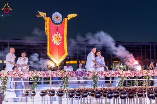 ภาพ No.207862:พิธีเวียนประทักษิณและจุดมาฆประทีป ในวันมาฆบูชา วันพุธที่ 12 กุมภาพันธ์ พ.ศ. 2568 ณ พระมหาธรรมกายเจดีย์ วัดพระธรรมกาย