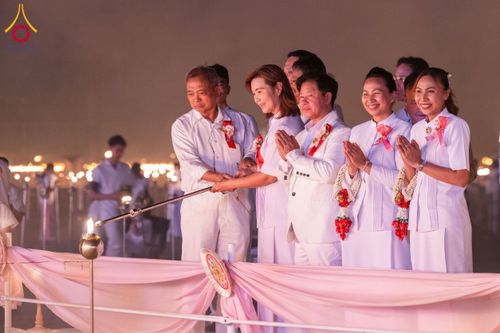 ภาพ No.207865:พิธีเวียนประทักษิณและจุดมาฆประทีป ในวันมาฆบูชา วันพุธที่ 12 กุมภาพันธ์ พ.ศ. 2568 ณ พระมหาธรรมกายเจดีย์ วัดพระธรรมกาย