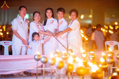 ภาพ No.207867:พิธีเวียนประทักษิณและจุดมาฆประทีป ในวันมาฆบูชา วันพุธที่ 12 กุมภาพันธ์ พ.ศ. 2568 ณ พระมหาธรรมกายเจดีย์ วัดพระธรรมกาย