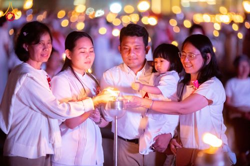 ภาพ No.207871:พิธีเวียนประทักษิณและจุดมาฆประทีป ในวันมาฆบูชา วันพุธที่ 12 กุมภาพันธ์ พ.ศ. 2568 ณ พระมหาธรรมกายเจดีย์ วัดพระธรรมกาย