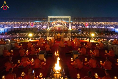 ภาพ No.207892:พิธีเวียนประทักษิณและจุดมาฆประทีป ในวันมาฆบูชา วันพุธที่ 12 กุมภาพันธ์ พ.ศ. 2568 ณ พระมหาธรรมกายเจดีย์ วัดพระธรรมกาย