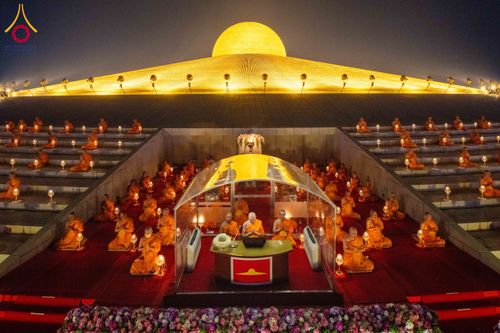 ภาพ No.207895:พิธีเวียนประทักษิณและจุดมาฆประทีป ในวันมาฆบูชา วันพุธที่ 12 กุมภาพันธ์ พ.ศ. 2568 ณ พระมหาธรรมกายเจดีย์ วัดพระธรรมกาย