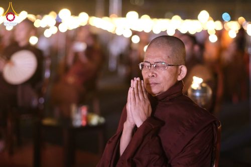 ภาพ No.207910:พิธีเวียนประทักษิณและจุดมาฆประทีป ในวันมาฆบูชา วันพุธที่ 12 กุมภาพันธ์ พ.ศ. 2568 ณ พระมหาธรรมกายเจดีย์ วัดพระธรรมกาย