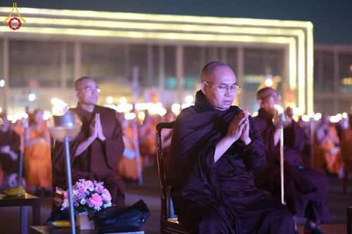 ภาพ No.207911:พิธีเวียนประทักษิณและจุดมาฆประทีป ในวันมาฆบูชา วันพุธที่ 12 กุมภาพันธ์ พ.ศ. 2568 ณ พระมหาธรรมกายเจดีย์ วัดพระธรรมกาย