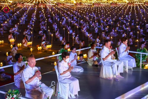 ภาพ No.207916:พิธีเวียนประทักษิณและจุดมาฆประทีป ในวันมาฆบูชา วันพุธที่ 12 กุมภาพันธ์ พ.ศ. 2568 ณ พระมหาธรรมกายเจดีย์ วัดพระธรรมกาย