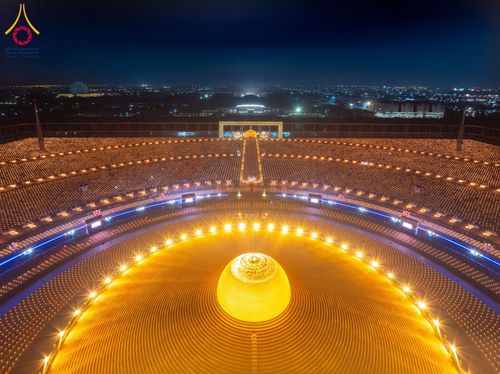 ภาพ No.207926:พิธีเวียนประทักษิณและจุดมาฆประทีป ในวันมาฆบูชา วันพุธที่ 12 กุมภาพันธ์ พ.ศ. 2568 ณ พระมหาธรรมกายเจดีย์ วัดพระธรรมกาย