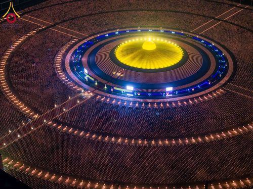 ภาพ No.207927:พิธีเวียนประทักษิณและจุดมาฆประทีป ในวันมาฆบูชา วันพุธที่ 12 กุมภาพันธ์ พ.ศ. 2568 ณ พระมหาธรรมกายเจดีย์ วัดพระธรรมกาย