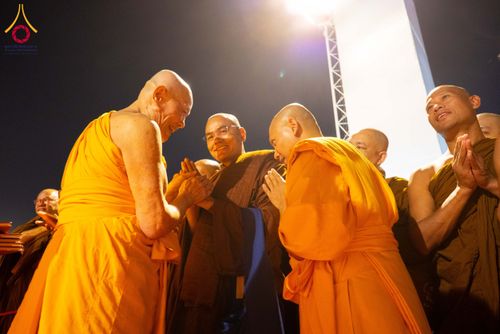 ภาพ No.207935:พิธีเวียนประทักษิณและจุดมาฆประทีป ในวันมาฆบูชา วันพุธที่ 12 กุมภาพันธ์ พ.ศ. 2568 ณ พระมหาธรรมกายเจดีย์ วัดพระธรรมกาย