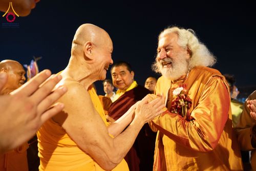 ภาพ No.207943:พิธีเวียนประทักษิณและจุดมาฆประทีป ในวันมาฆบูชา วันพุธที่ 12 กุมภาพันธ์ พ.ศ. 2568 ณ พระมหาธรรมกายเจดีย์ วัดพระธรรมกาย