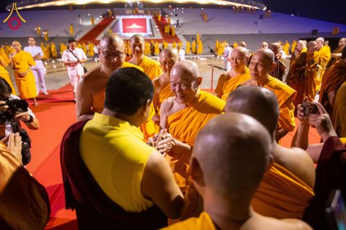 ภาพ No.207944:พิธีเวียนประทักษิณและจุดมาฆประทีป ในวันมาฆบูชา วันพุธที่ 12 กุมภาพันธ์ พ.ศ. 2568 ณ พระมหาธรรมกายเจดีย์ วัดพระธรรมกาย