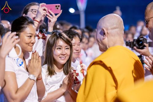 ภาพ No.207948:พิธีเวียนประทักษิณและจุดมาฆประทีป ในวันมาฆบูชา วันพุธที่ 12 กุมภาพันธ์ พ.ศ. 2568 ณ พระมหาธรรมกายเจดีย์ วัดพระธรรมกาย