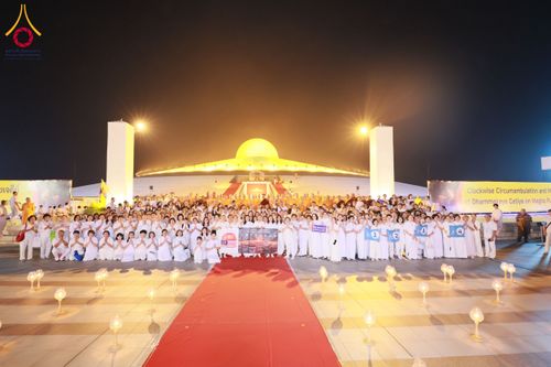 ภาพ No.207959:พิธีเวียนประทักษิณและจุดมาฆประทีป ในวันมาฆบูชา วันพุธที่ 12 กุมภาพันธ์ พ.ศ. 2568 ณ พระมหาธรรมกายเจดีย์ วัดพระธรรมกาย