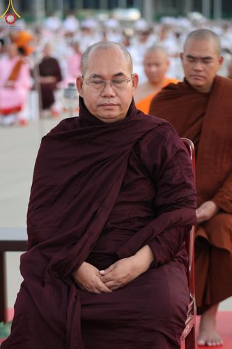 ภาพ No.208010:พิธีเวียนประทักษิณและจุดมาฆประทีป ในวันมาฆบูชา วันพุธที่ 12 กุมภาพันธ์ พ.ศ. 2568 ณ พระมหาธรรมกายเจดีย์ วัดพระธรรมกาย