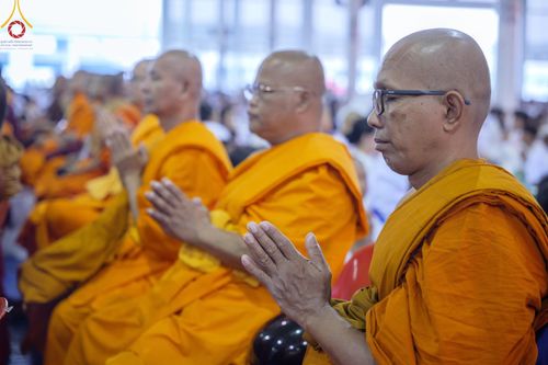 ภาพ No.208371:พิธีตักบาตร และปฏิบัติธรรมช่วงสาย ในวันมาฆบูชา วันพุธที่ 12 กุมภาพันธ์ พ.ศ. 2568 ณ วัดพระธรรมกาย จังหวัดปทุมธานี