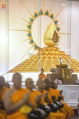 ภาพ No.208372:พิธีตักบาตร และปฏิบัติธรรมช่วงสาย ในวันมาฆบูชา วันพุธที่ 12 กุมภาพันธ์ พ.ศ. 2568 ณ วัดพระธรรมกาย จังหวัดปทุมธานี